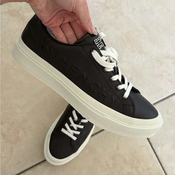 Givenchy Black Sneakers with White Laces - Picture 3 of 6